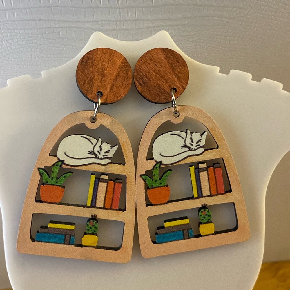 Wooden Bookshelf Cat Earrings